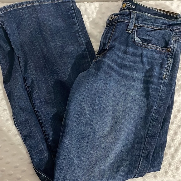 LUCKY Brand Women’s Bell Bottom Jeans! - Picture 2 of 5